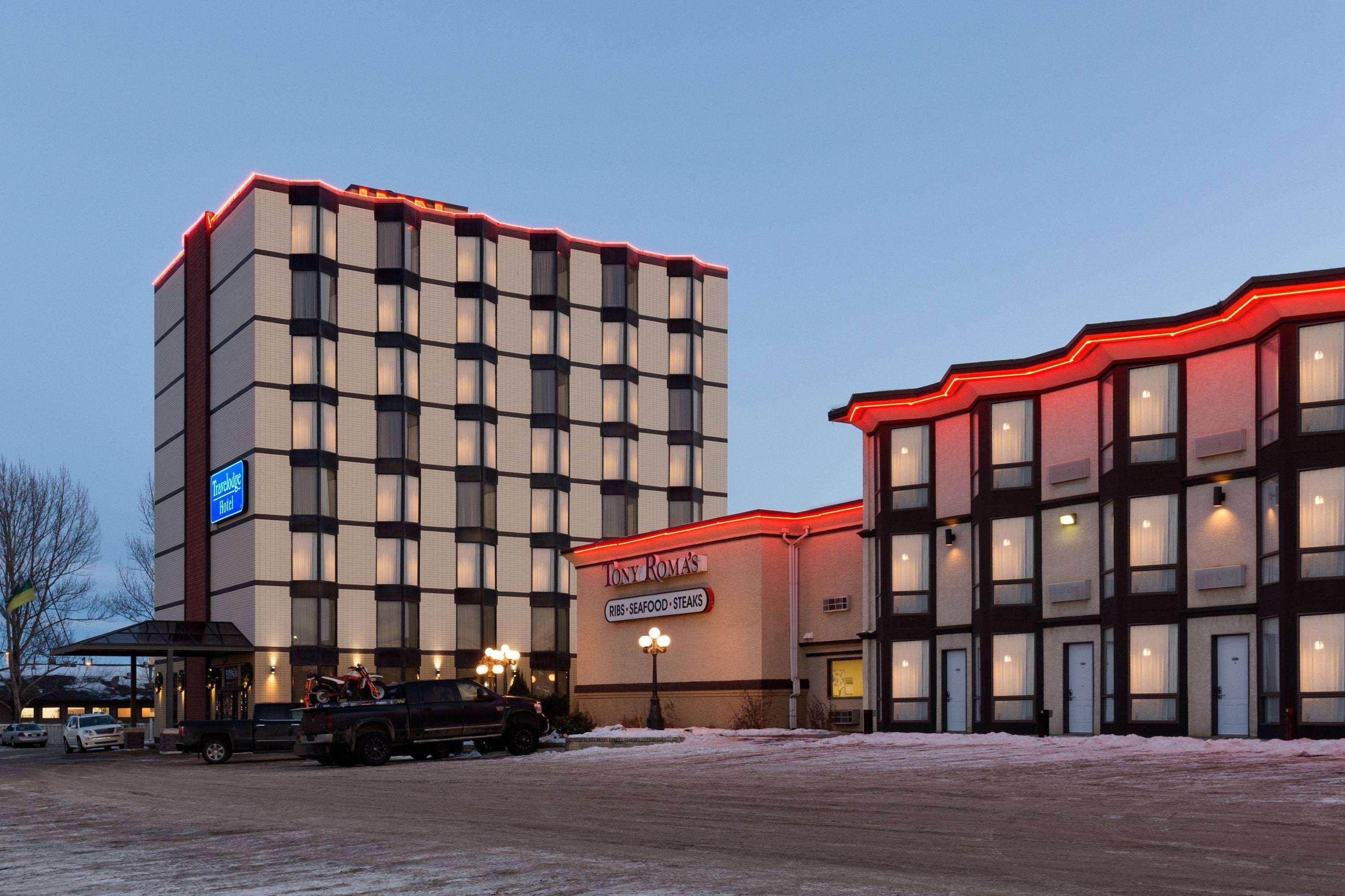 Travelodge By Wyndham Lloydminster Exterior photo